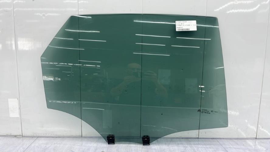 Vitre arriere droit CITROEN C4 2 PHASE 1 Diesel