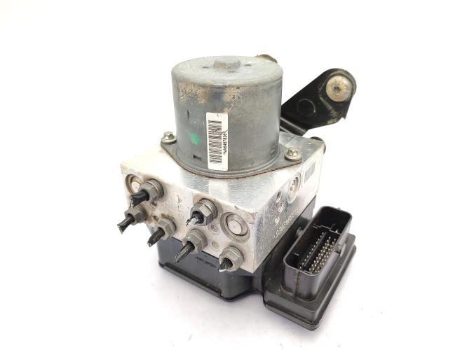 Bloc ABS (freins anti-blocage) VOLKSWAGEN PASSAT 6 Essence