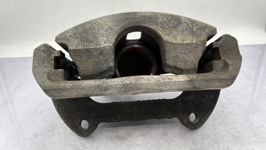 Etrier avant droit (freinage) VOLKSWAGEN PASSAT 6 Essence