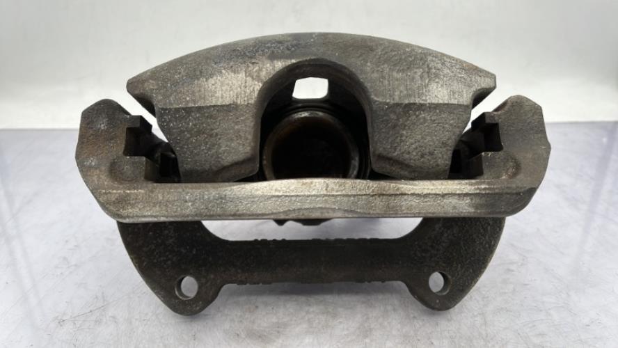 Etrier avant gauche (freinage) VOLKSWAGEN PASSAT 6 Essence