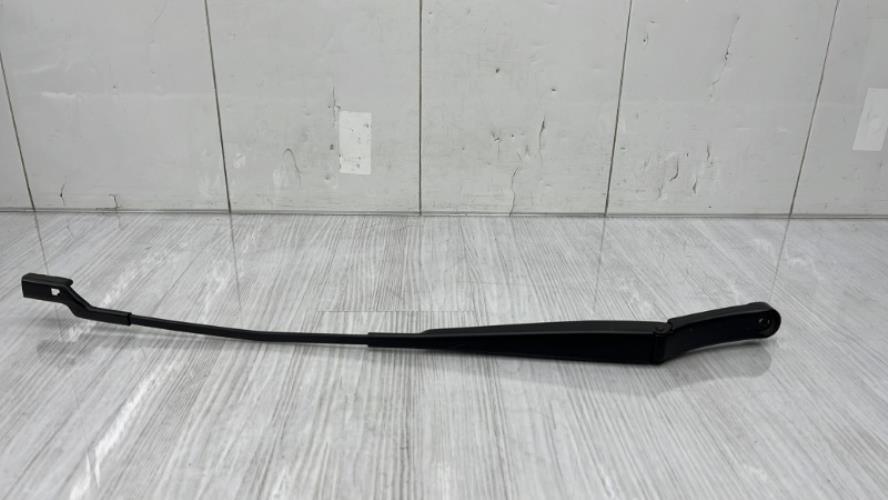 Bras essuie glace avant droit VOLKSWAGEN PASSAT 6 Essence