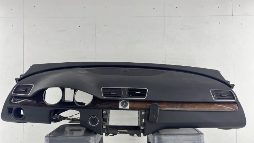 Tableau de bord VOLKSWAGEN PASSAT 6 Essence