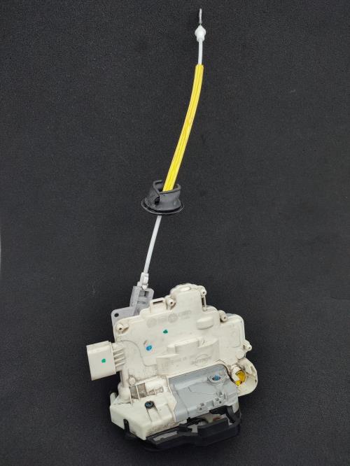 Serrure avant gauche AUDI A3 2 SPORTBACK PHASE 1 Diesel