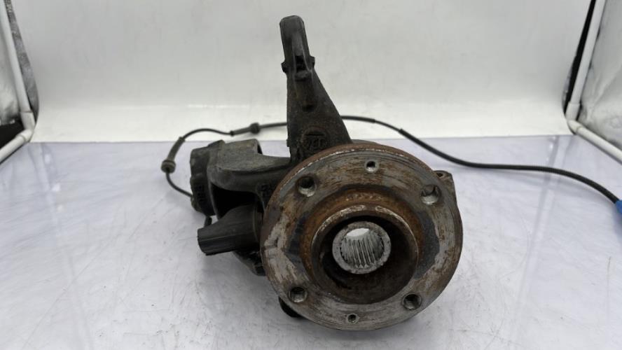 Fusee avant gauche PEUGEOT 2008 1 PHASE 1 Diesel