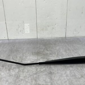 Bras essuie glace avant droit VOLKSWAGEN GOLF 5 Essence