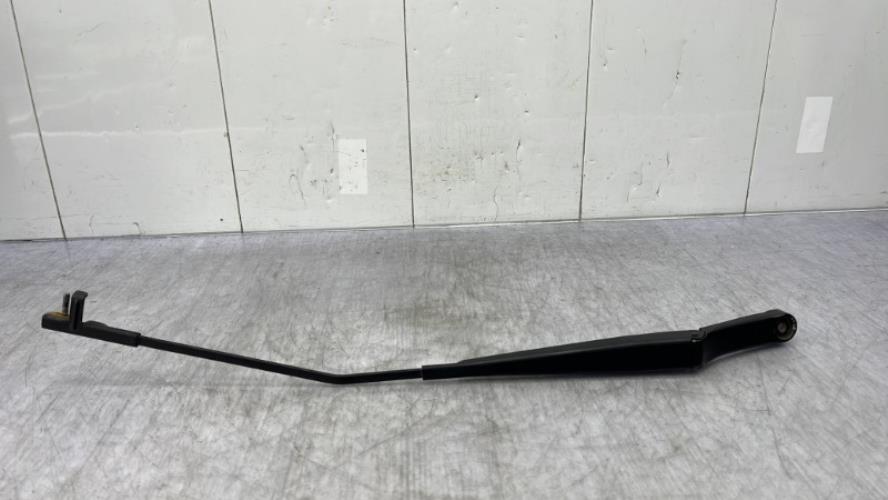 Bras essuie glace avant droit VOLKSWAGEN GOLF 5 Essence