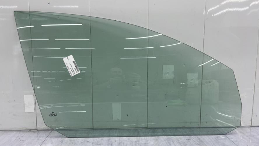 Vitre avant droit VOLKSWAGEN GOLF 5 Essence
