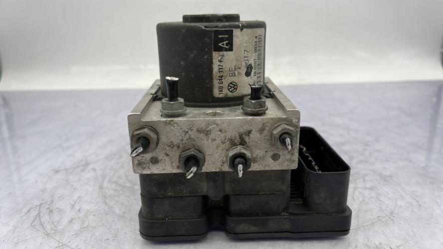Bloc ABS (freins anti-blocage) VOLKSWAGEN GOLF 5 Essence