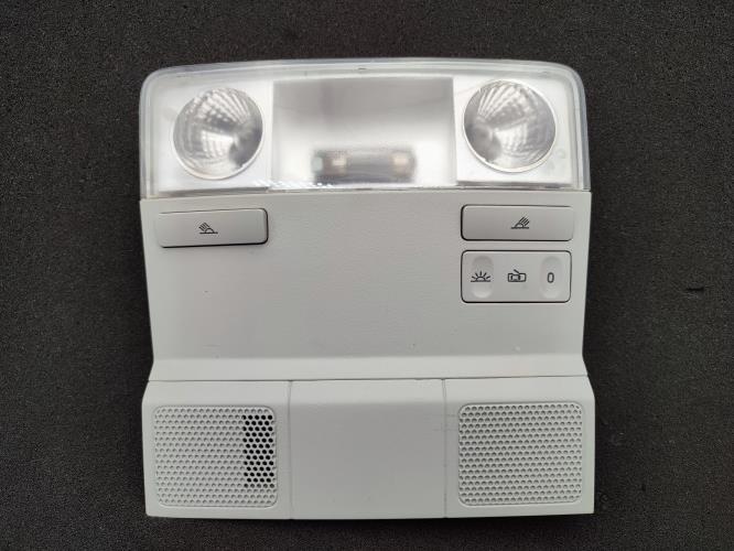 Eclairage de plafonnier VOLKSWAGEN GOLF 5 Essence