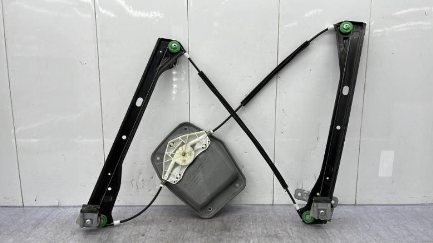 Leve vitre electrique avant gauche VOLKSWAGEN GOLF 5 Essence