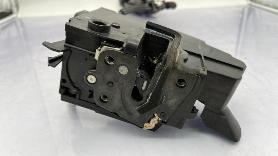 Serrure avant droit PEUGEOT 308 2 SW PHASE 2 BREAK Diesel