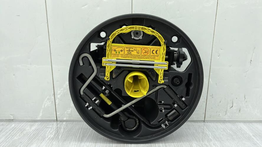 Cric (Ensemble depannage) RENAULT CLIO 2 PHASE 2 Essence