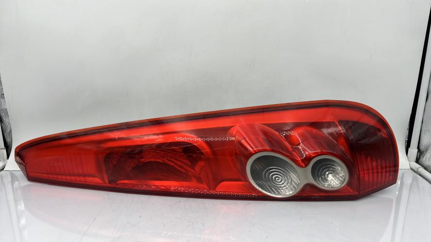 Feu arriere principal droit (feux) FORD FIESTA 5 PHASE 2 Diesel