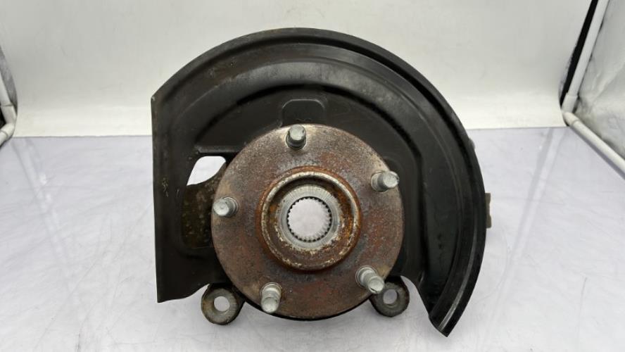 Fusee avant droit NISSAN QASHQAI 1 PHASE 2 Diesel