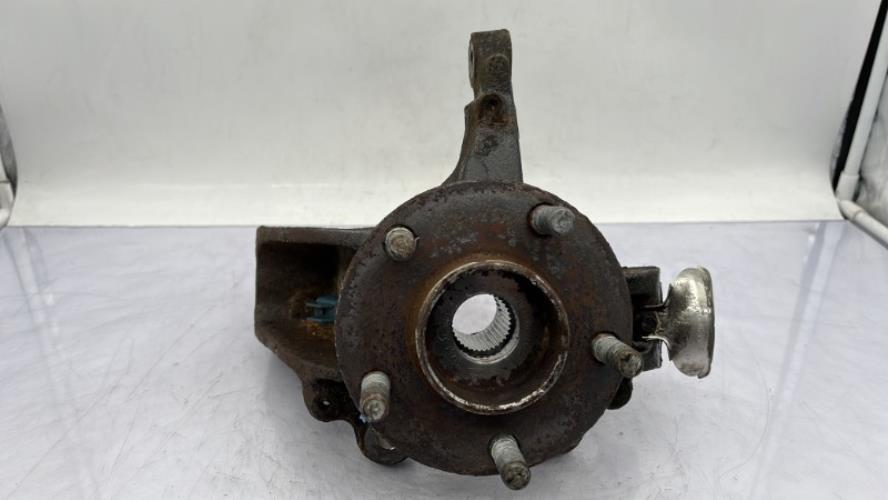 Fusee avant gauche FORD FOCUS 2 PHASE 1 Diesel
