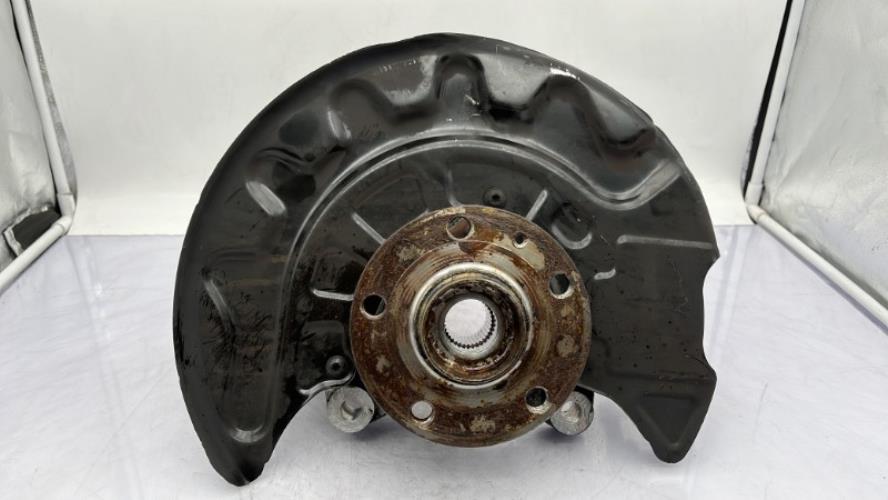 Fusee avant gauche VOLKSWAGEN GOLF 7 PHASE 1 Essence