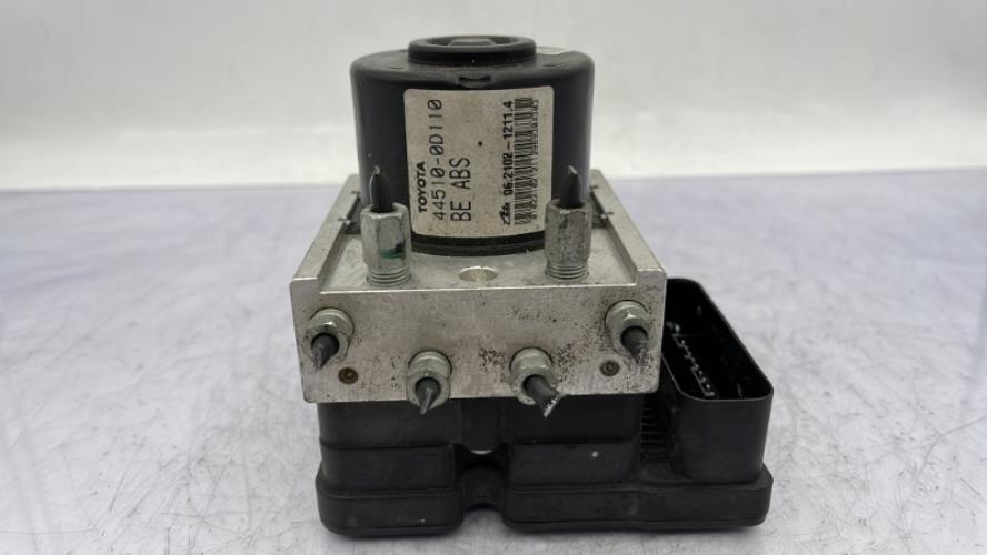 Bloc ABS (freins anti-blocage) TOYOTA YARIS 2 PHASE 2 Essence