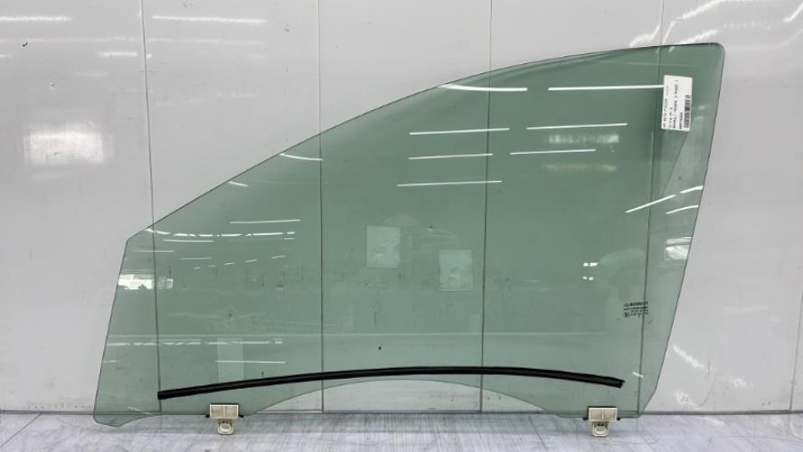 Vitre avant gauche RENAULT MEGANE 3 PHASE 1 Diesel