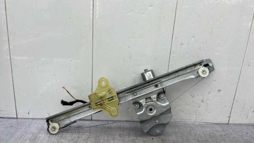 Leve vitre electrique avant droit RENAULT CLIO 4 PHASE 2 Diesel