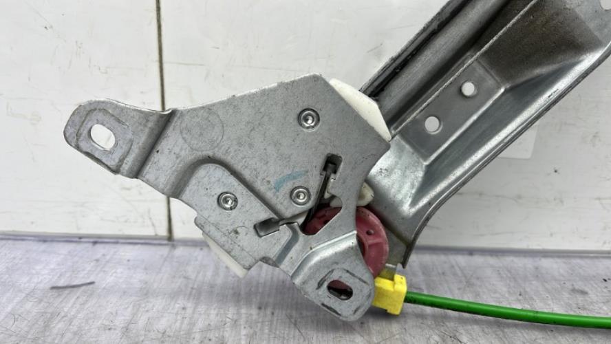 Leve vitre electrique avant gauche OPEL CORSA D PHASE 1 Diesel
