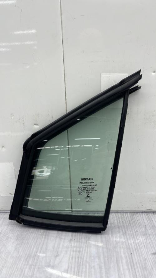 Custode avant gauche (porte) NISSAN MICRA 5 Essence