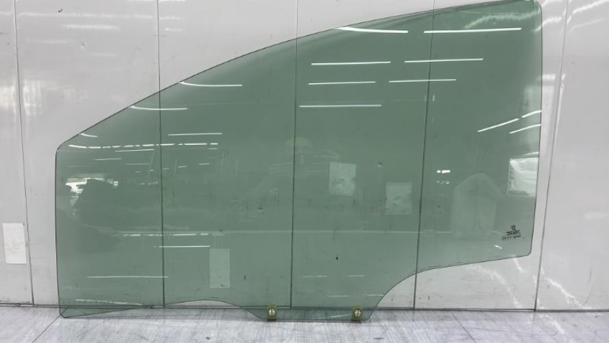 Vitre avant gauche PEUGEOT 307 PHASE 1 Diesel