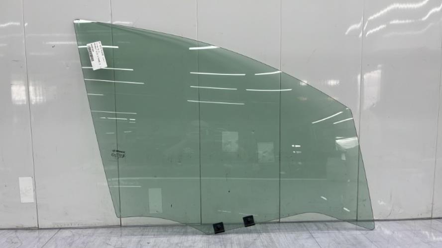 Vitre avant droit RENAULT CLIO 4 PHASE 2 Diesel