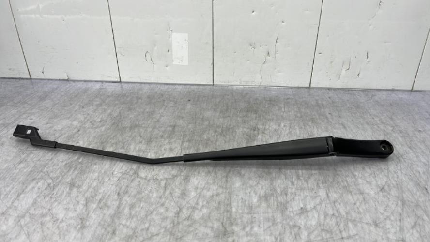 Bras essuie glace avant droit VOLKSWAGEN GOLF 6 Diesel