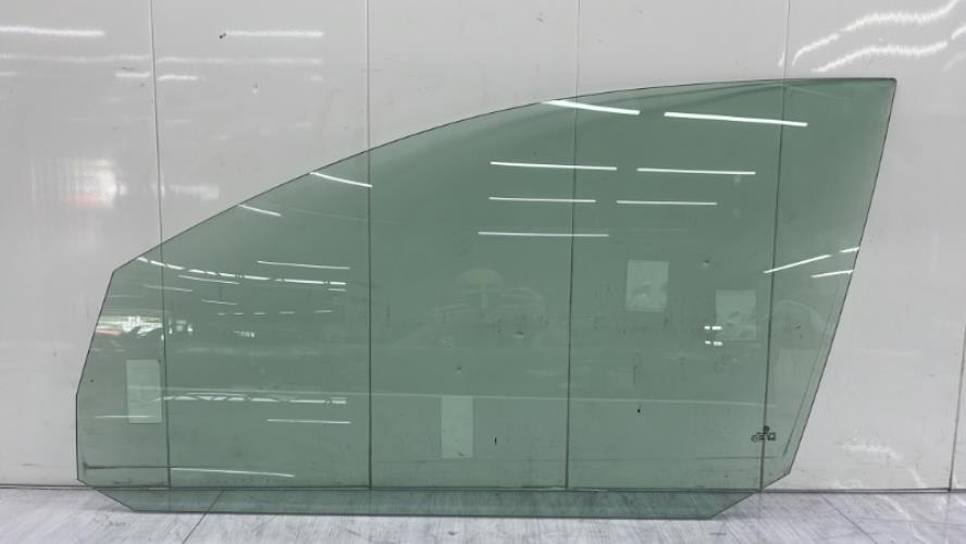 Vitre avant gauche VOLKSWAGEN GOLF 5 Diesel