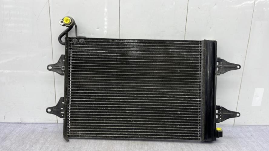 Condenseur de clim VOLKSWAGEN POLO 4 PHASE 1 Essence