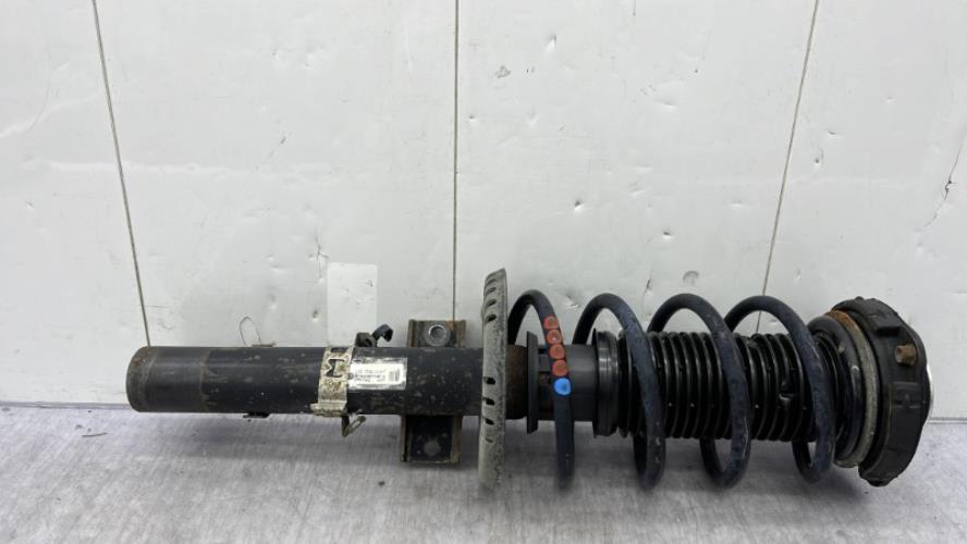 Amortisseur avant gauche VOLKSWAGEN POLO 4 PHASE 1 Essence