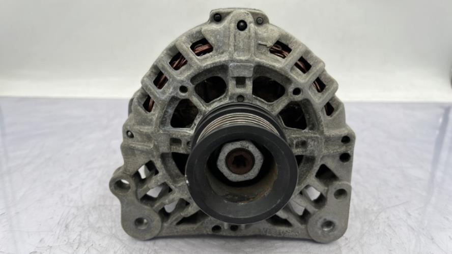 Alternateur VOLKSWAGEN POLO 4 PHASE 1 Essence