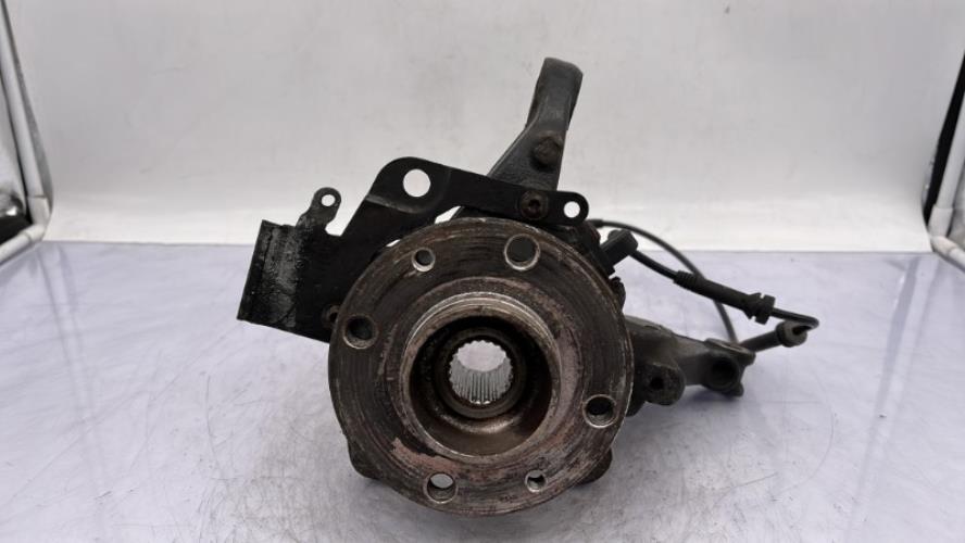 Fusee avant droit RENAULT CLIO 4 PHASE 2 Essence