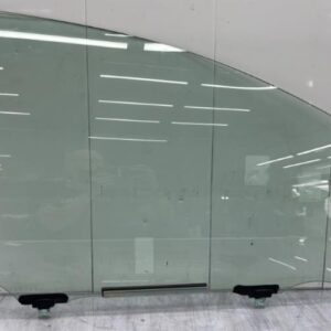Vitre avant droit TOYOTA YARIS 2 PHASE 2 Essence