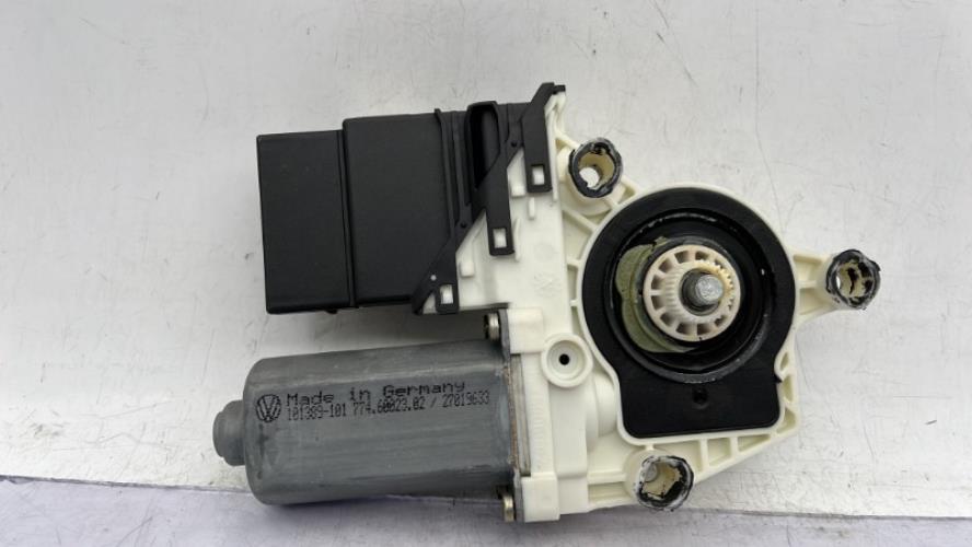 Moteur leve vitre arriere gauche VOLKSWAGEN BORA Diesel