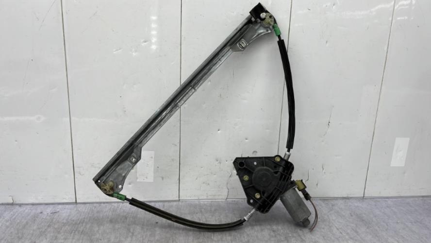 Leve vitre electrique avant droit RENAULT CLIO 2 PHASE 1 Diesel