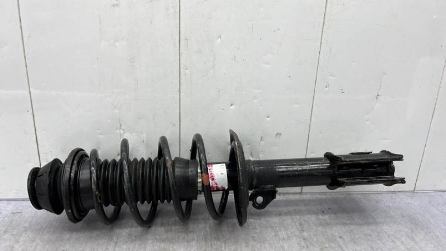 Amortisseur avant gauche TOYOTA YARIS 2 PHASE 2 Essence