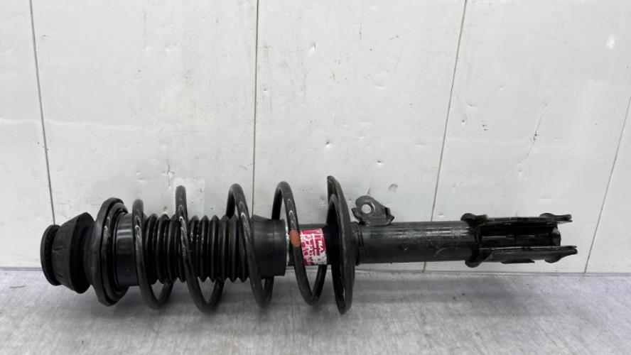 Amortisseur avant droit TOYOTA YARIS 2 PHASE 2 Essence