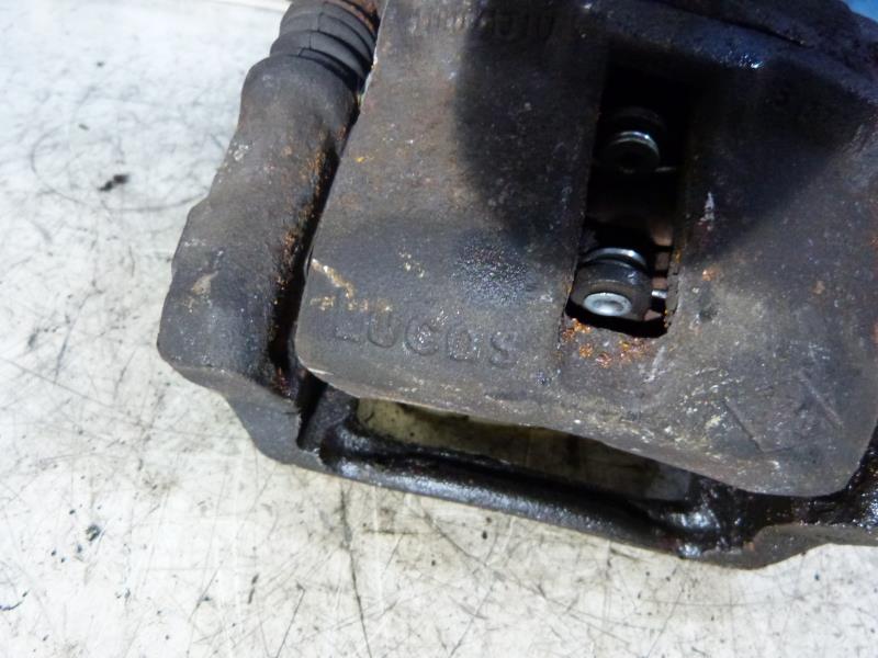 Etrier avant droit (freinage) DACIA SANDERO 1 Essence/GPL