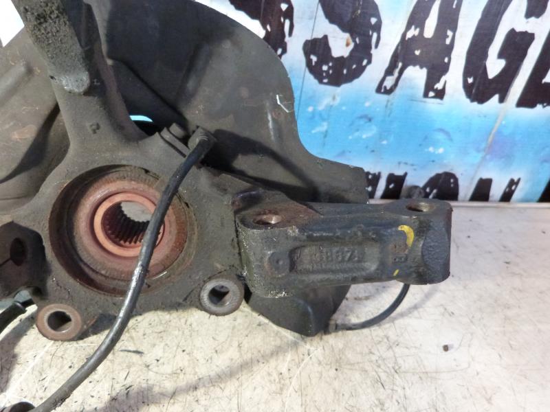 Fusee avant gauche PEUGEOT 807 Diesel