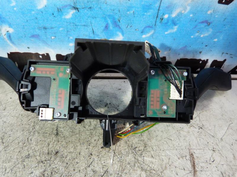 Com (Bloc Contacteur Tournant+Commodo Essuie Glace+Commodo Phare) VOLKSWAGEN GOLF 6 Diesel