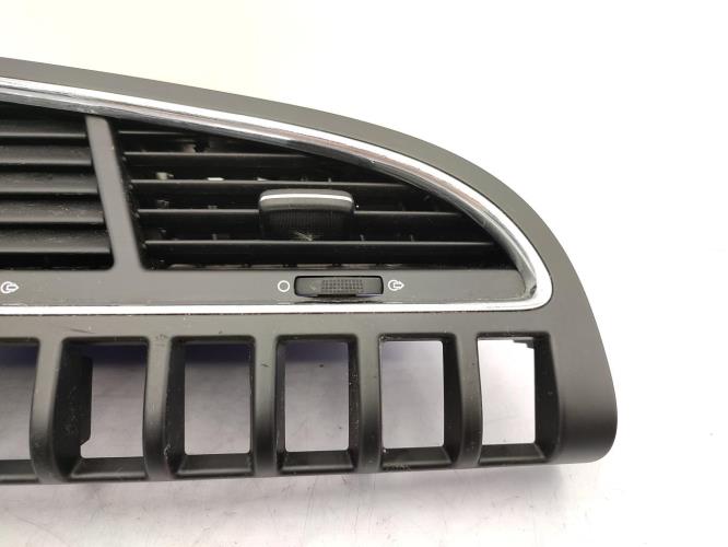 Aerateur tableau de bord PEUGEOT 3008 1 PHASE 1 Diesel