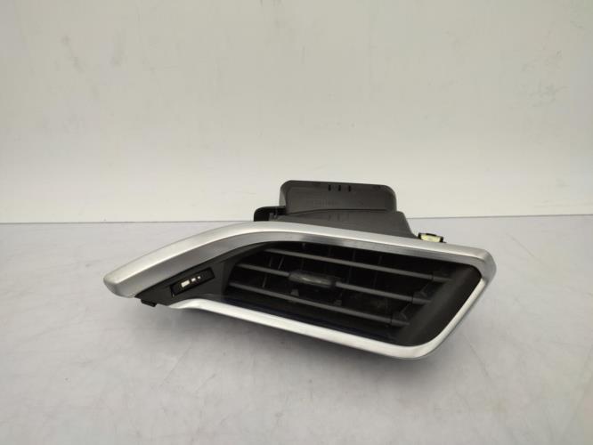 Aerateur tableau de bord avant droit PEUGEOT 208 1 PHASE 2 Diesel