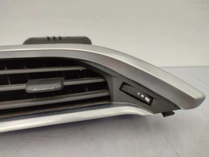 Aerateur tableau de bord avant gauche PEUGEOT 208 1 PHASE 2 Diesel