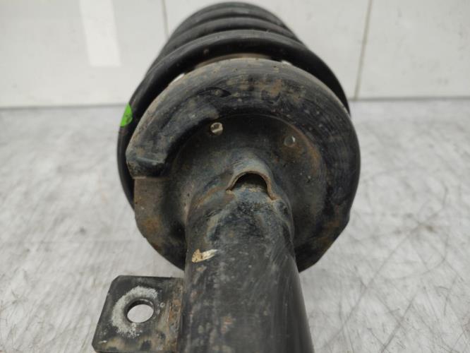 Amortisseur avant droit FORD FIESTA 5 PHASE 1 Essence