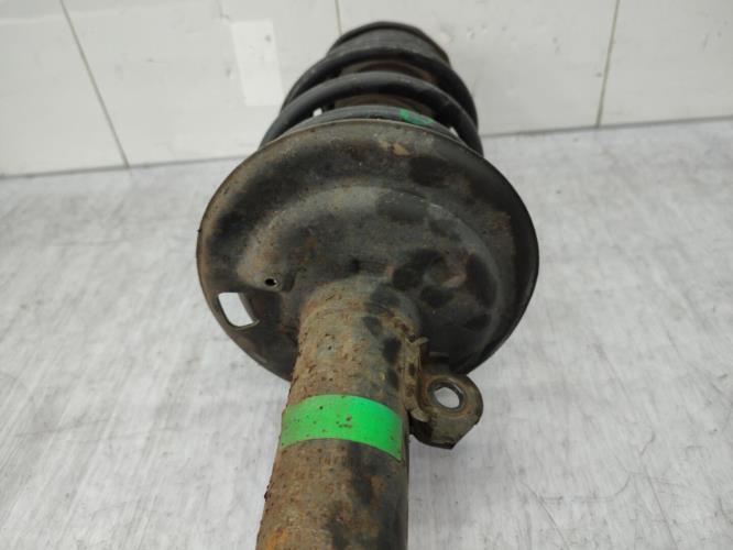 Amortisseur avant droit TOYOTA YARIS 2 PHASE 1 Diesel