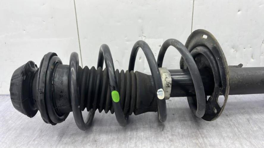 Amortisseur avant droit TOYOTA VERSO-S PHASE 1 Essence