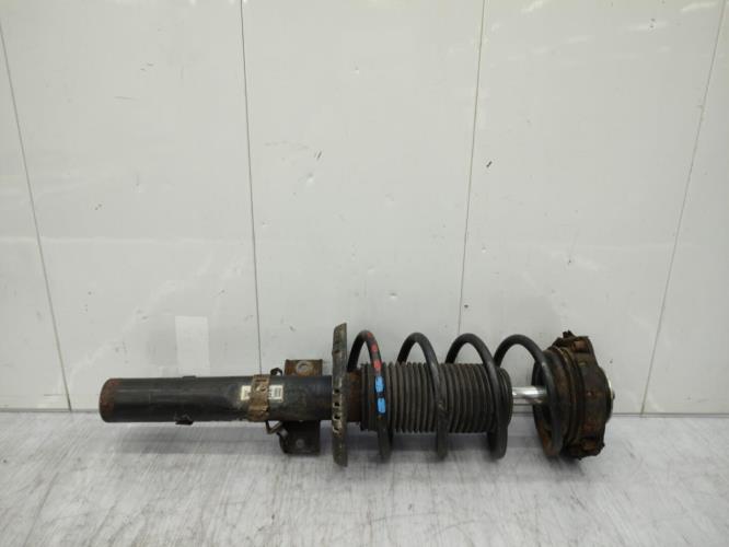 Amortisseur avant droit VOLKSWAGEN POLO 4 PHASE 1 Essence