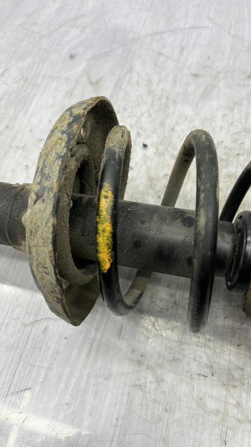 Amortisseur avant droit FORD FIESTA 3 PHASE 1 Essence