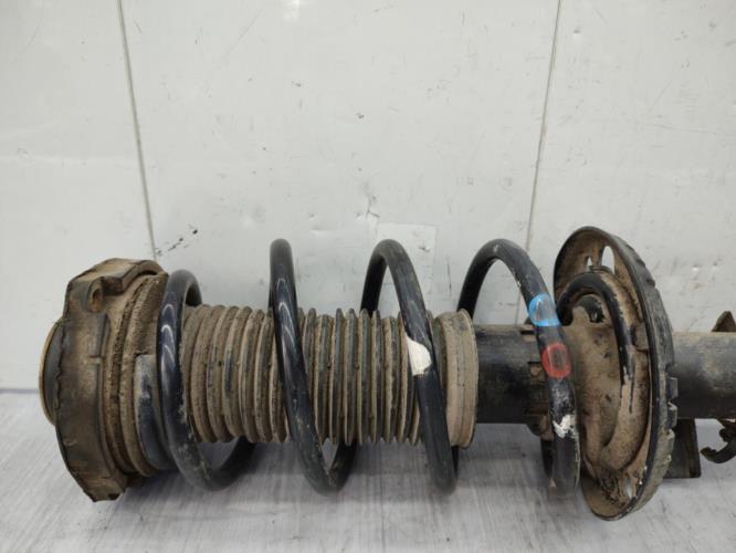 Amortisseur avant droit VOLKSWAGEN FOX Essence